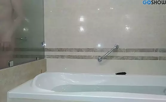 Crossdressing Masturbation in the Bath Wet and Wild Fantasies