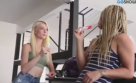 ICEcream Girls 2 Lesbian Delights and Erotic Flinging